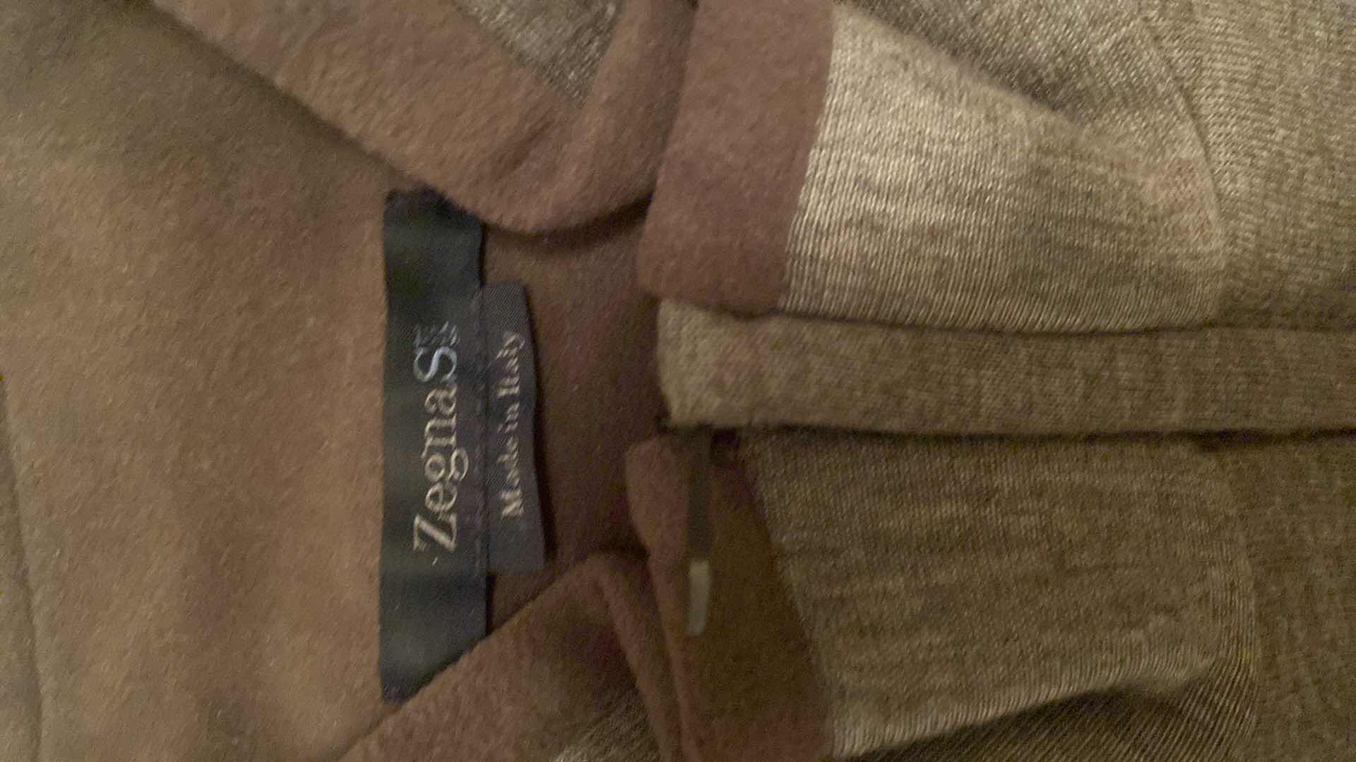 Photo 1 of 3 - NEW DESIGNER SWEATERS MENS SIZE XL (2 WITH TAGS)