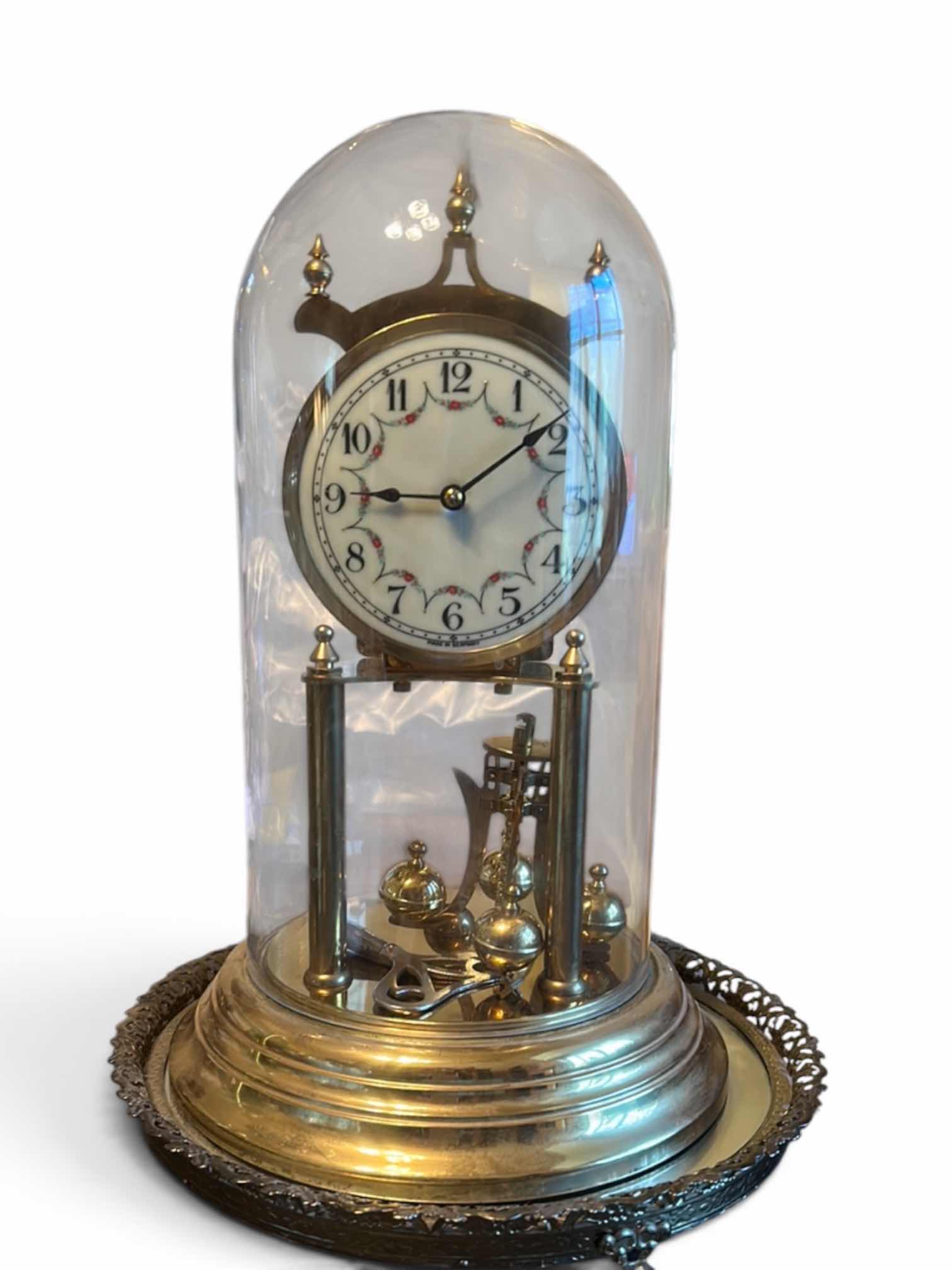 Photo 1 of VINTAGE KUNDO (KIENINGER & OBERGFELL) 400-DAY ANNIVERSARY TORSION CLOCK MANUFACTURED IN WEST GERMANY, FEATURING BRASS CONSTRUCTION AND A PROTECTIVE GLASS DOME. H11.5”