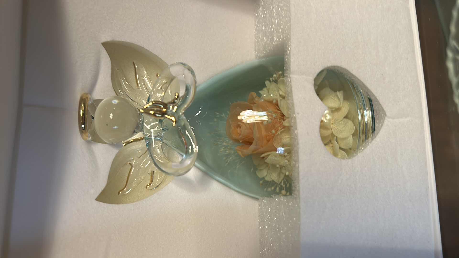 Photo 1 of NEW ANLUNOB FOREVER ROSE INSIDE GLASS ANGEL