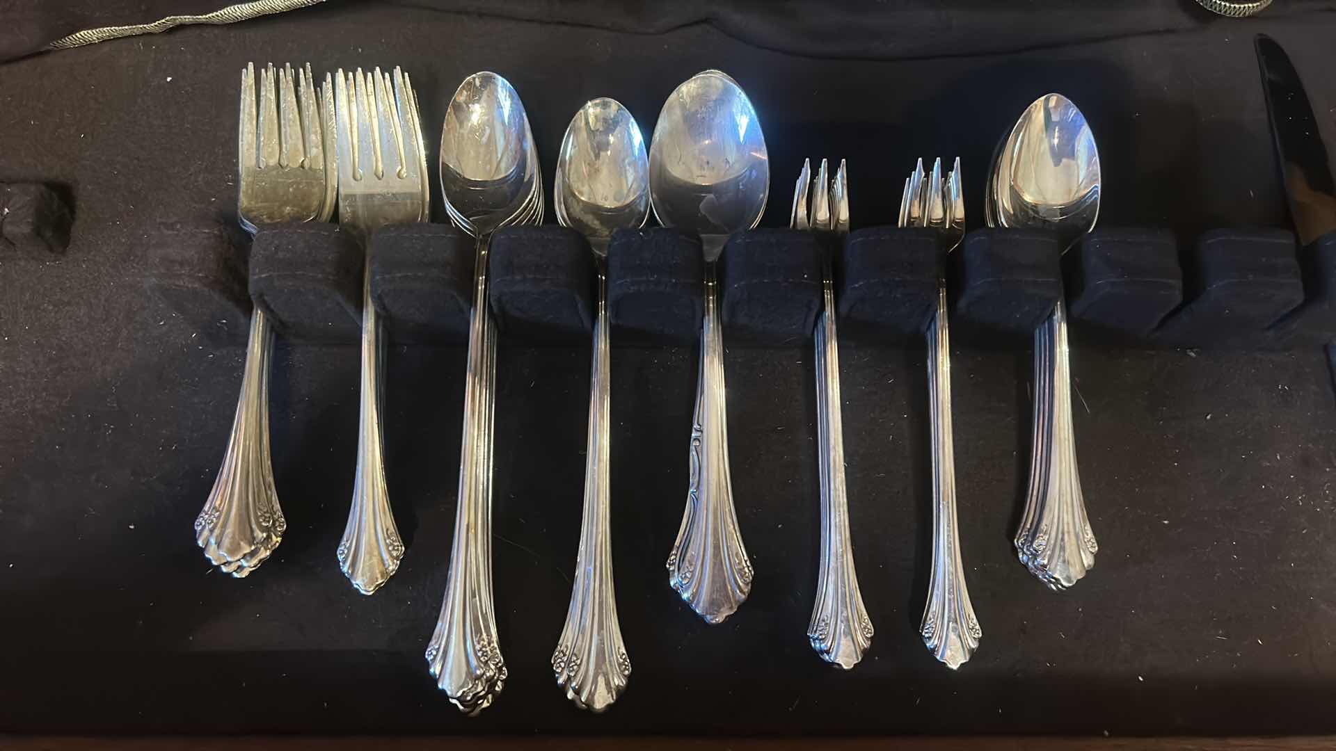 Photo 1 of 50 PC COMMUNITY ONEIDA FLATWARE