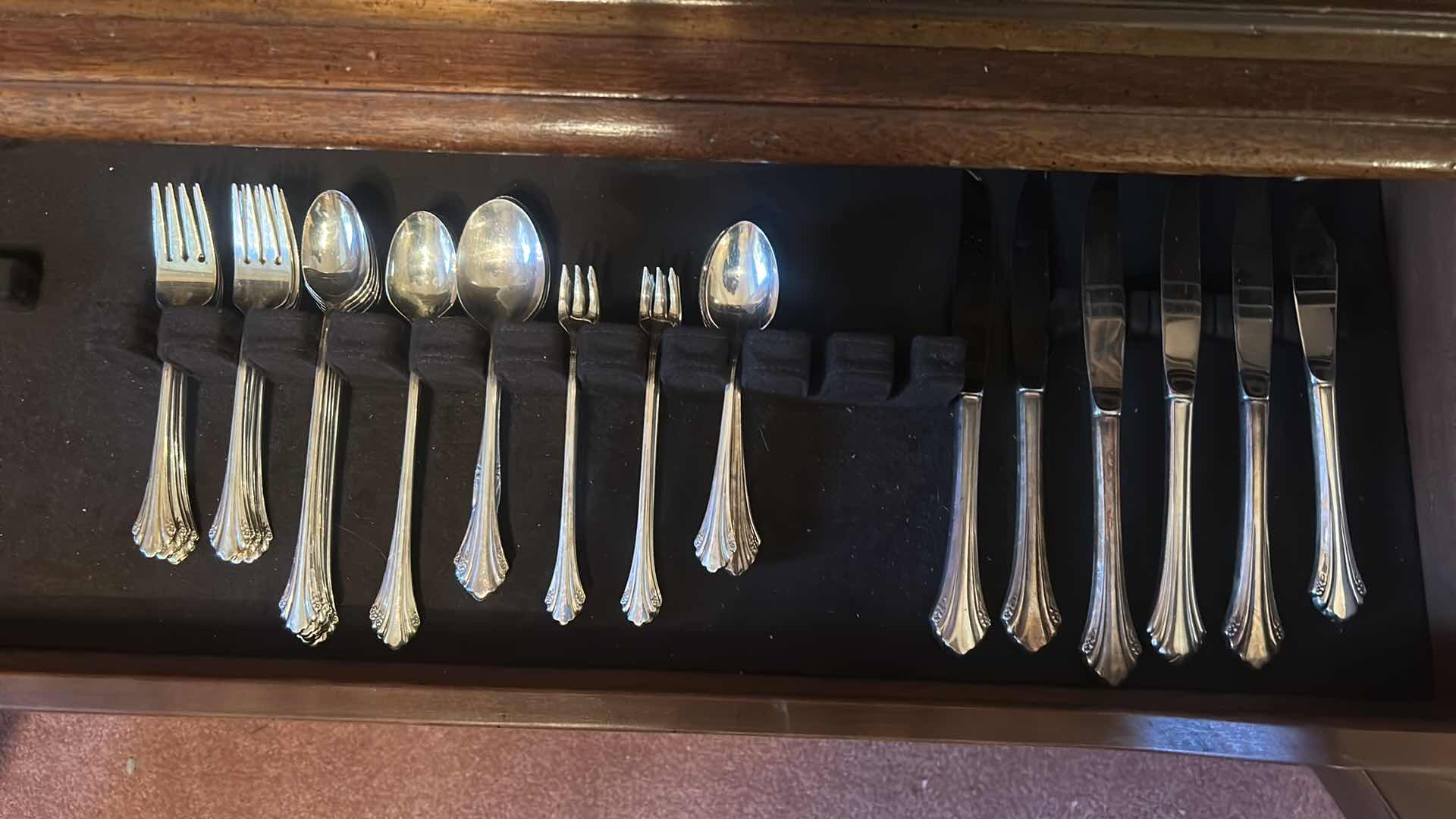 Photo 1 of 50 PC COMMUNITY ONEIDA FLATWARE
