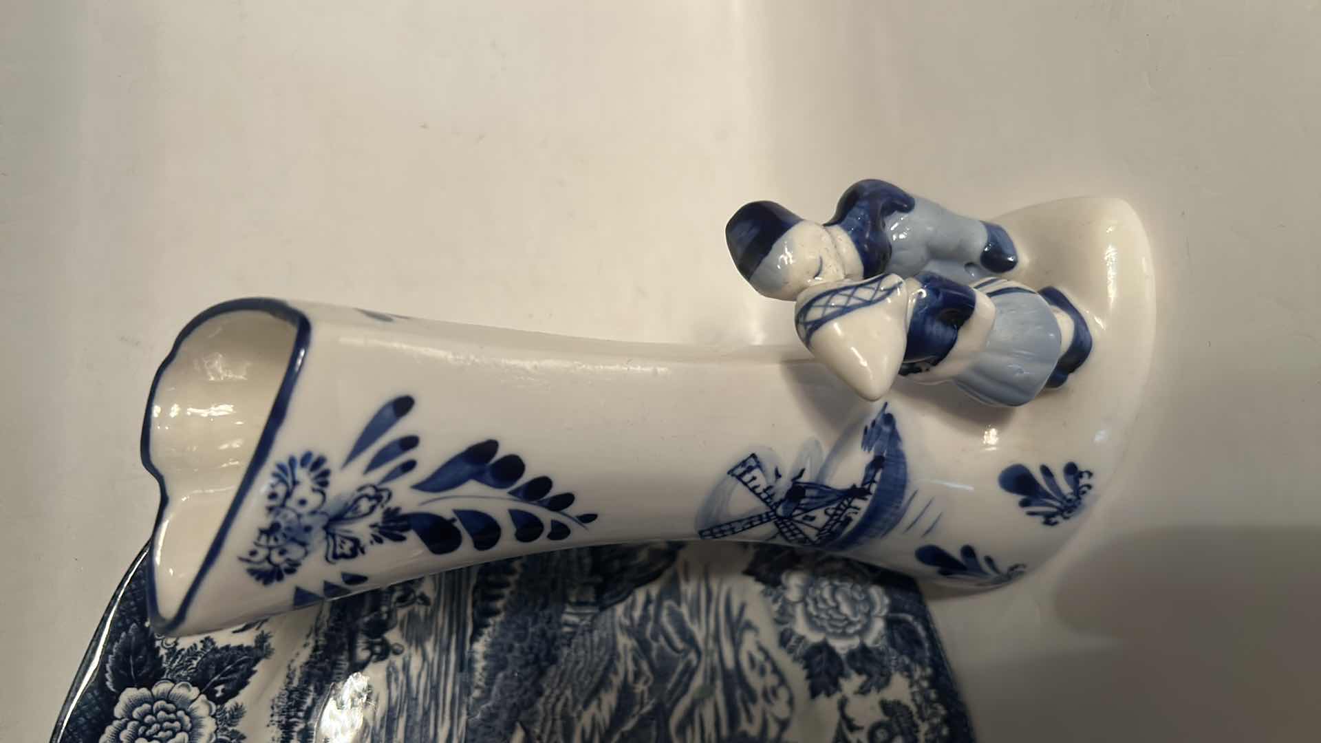 Photo 1 of COLLECTION OF BLUE AND WHITE DUTCH POTTERY (PLATE 7” ROUND)