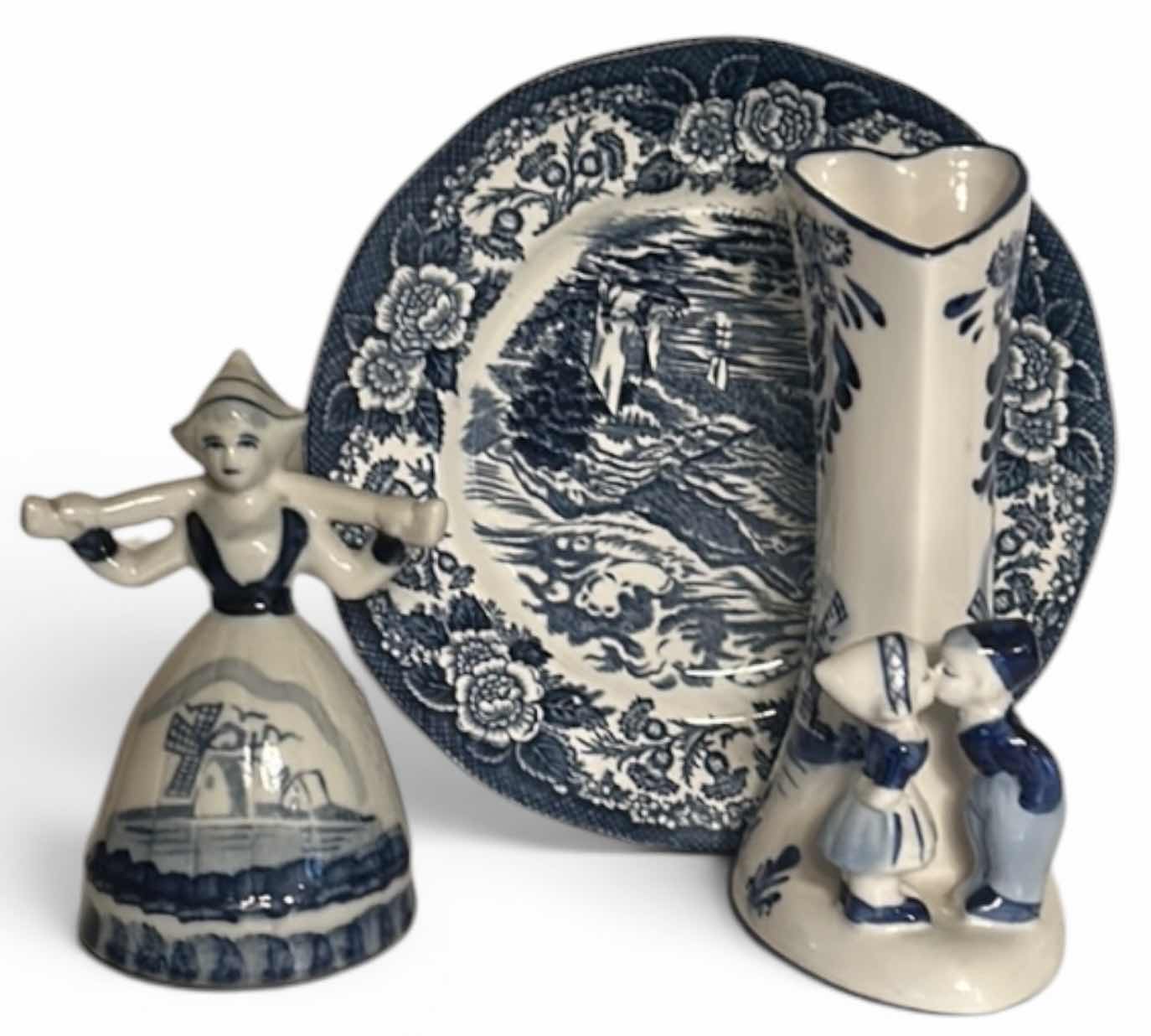 Photo 1 of COLLECTION OF BLUE AND WHITE DUTCH POTTERY (PLATE 7” ROUND)