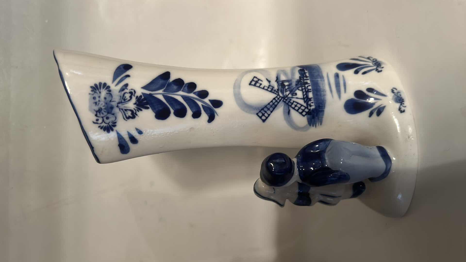 Photo 1 of COLLECTION OF BLUE AND WHITE DUTCH POTTERY (PLATE 7” ROUND)
