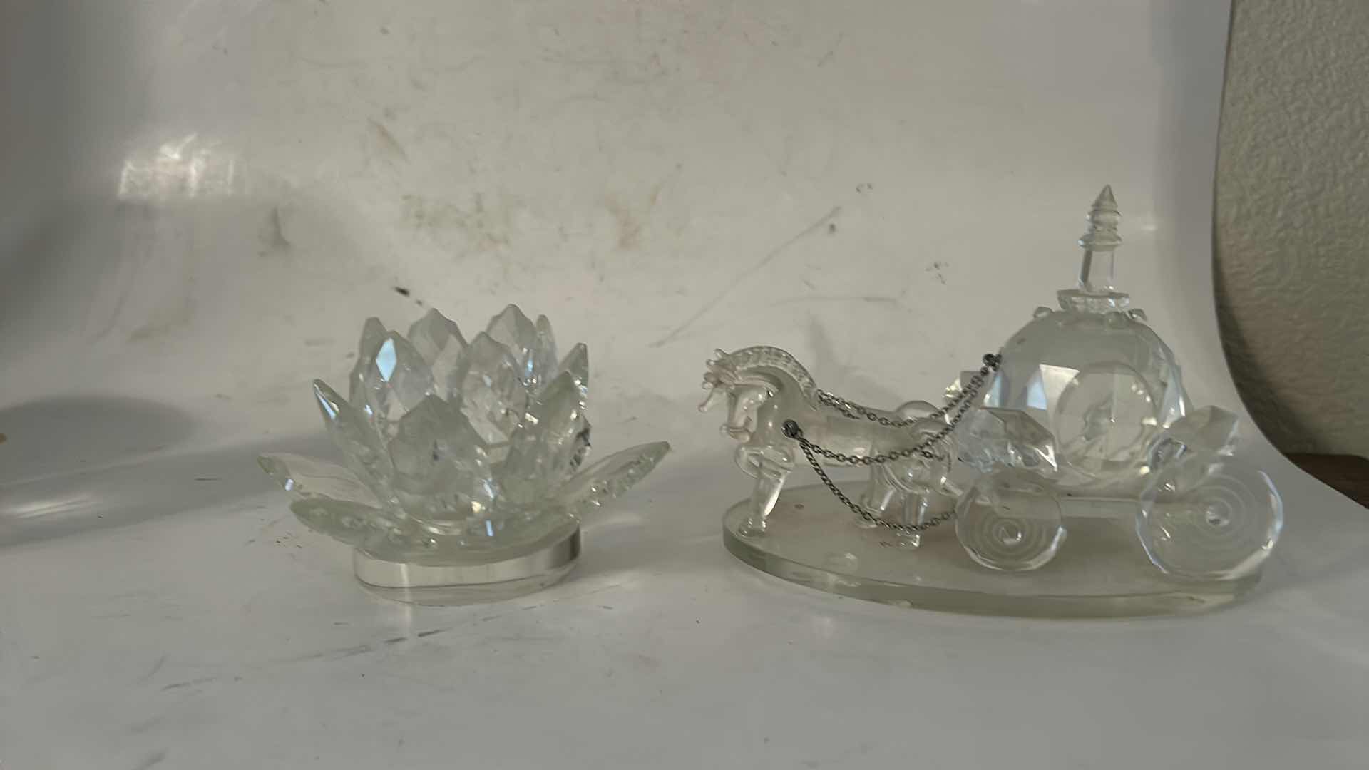 Photo 1 of SHANNON CRYSTAL BY GODINGER CINDERELLAS CARRIAGE H4”,CRYSTAL FLOWER