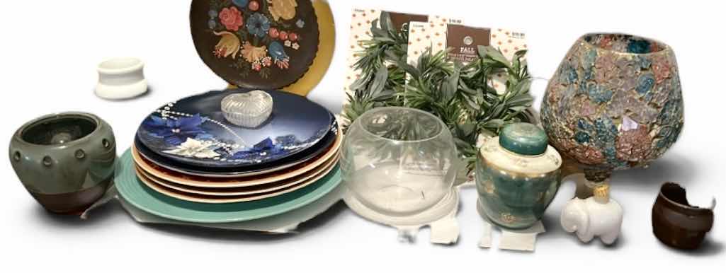 Photo 1 of ASSORTMENT HOME DECOR PLATES