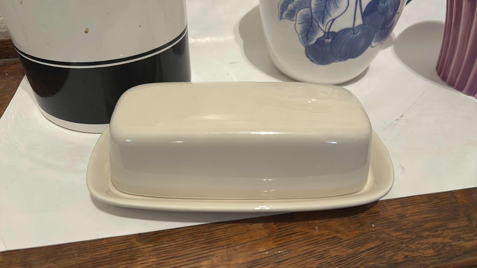Photo 1 of KITCHEN ITEMS - INCLUDING CORNING WARE