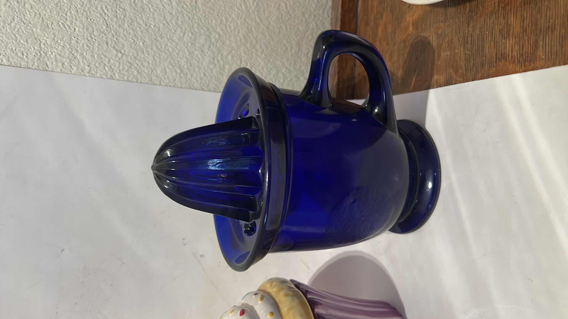 Photo 1 of KITCHEN ITEMS - INCLUDING CORNING WARE