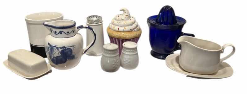 Photo 1 of KITCHEN ITEMS - INCLUDING CORNING WARE