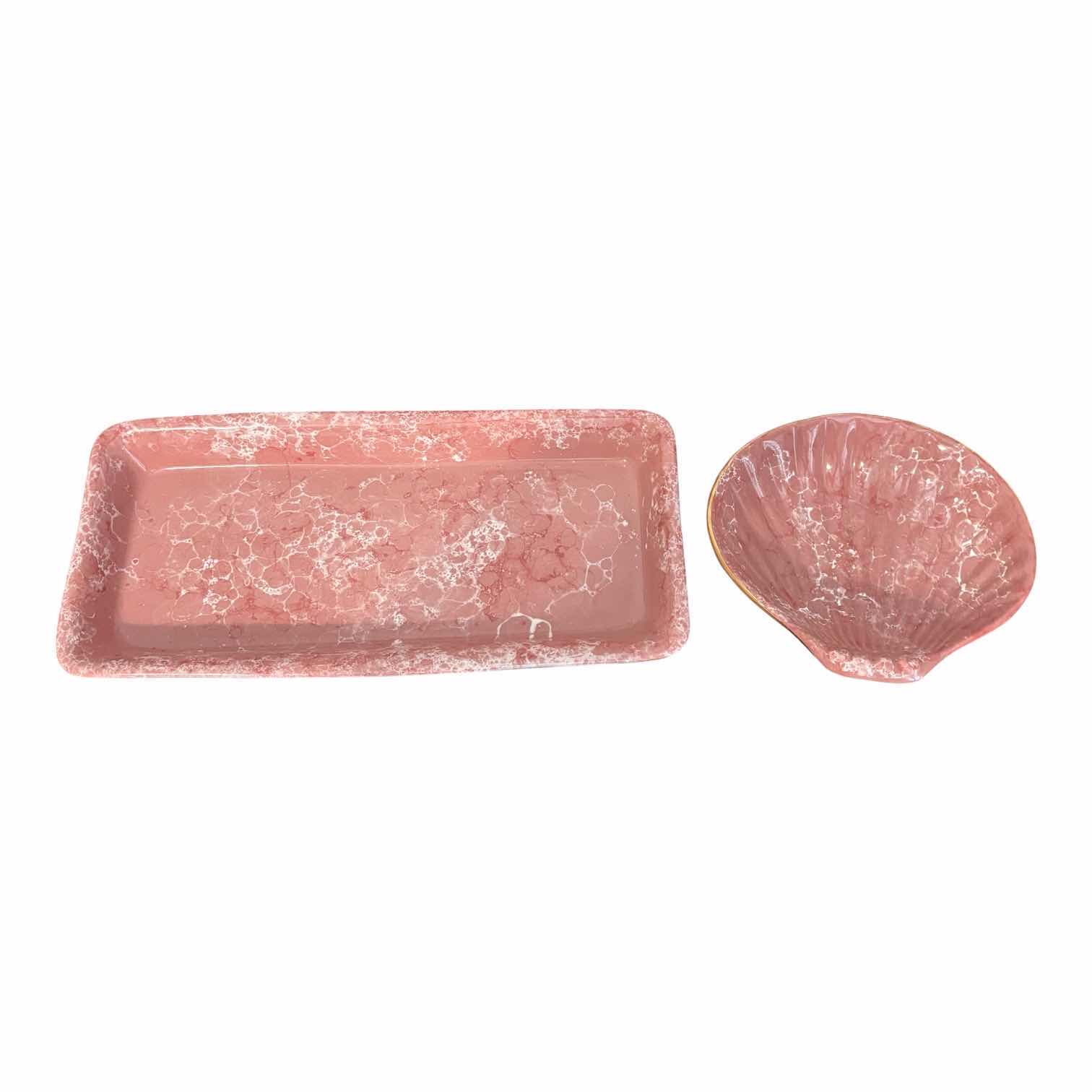 Photo 1 of PLASTIC & CERAMIC BATHROOM SET