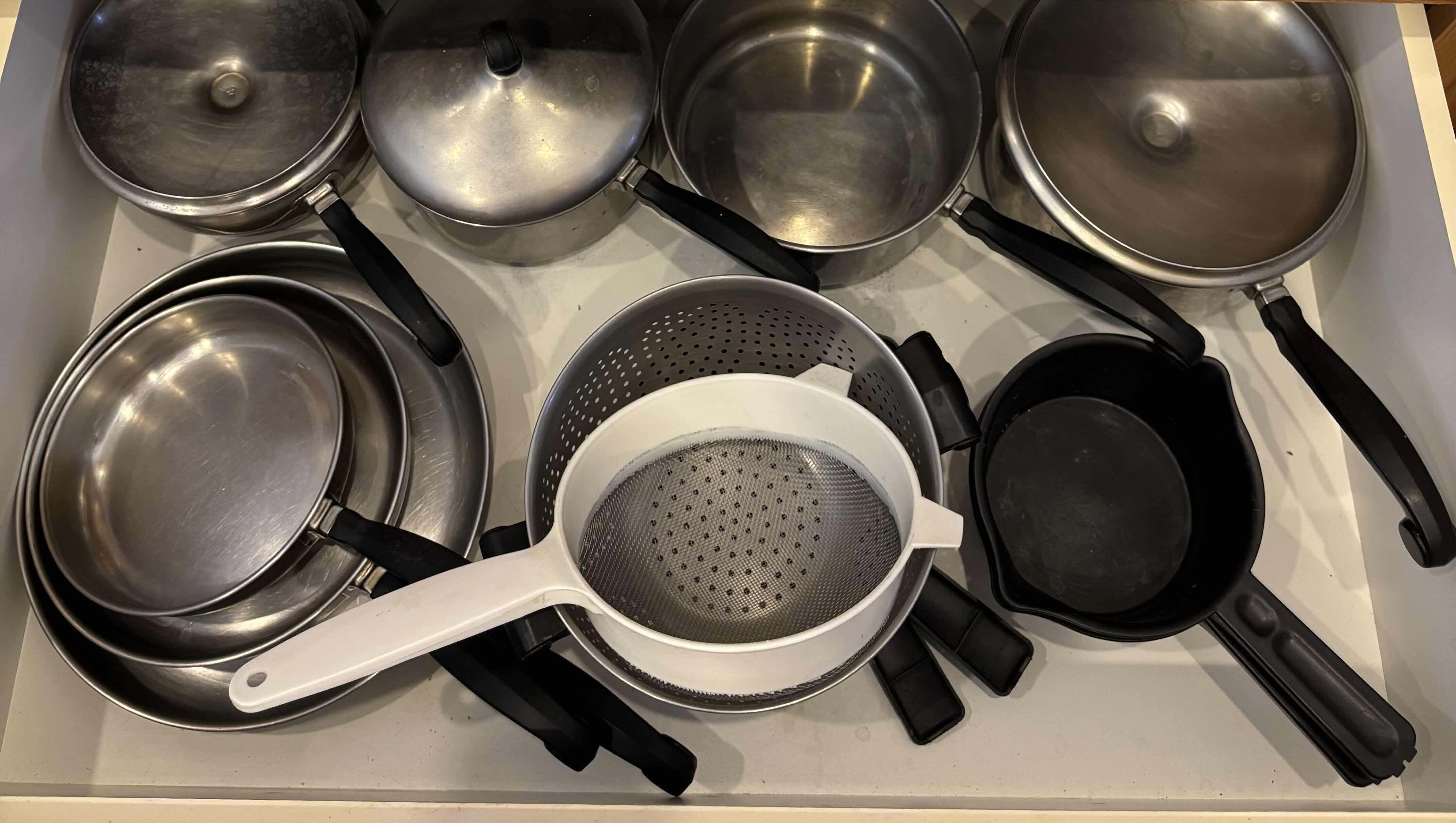 Photo 1 of CONTENTS OF KITCHEN DRAWER