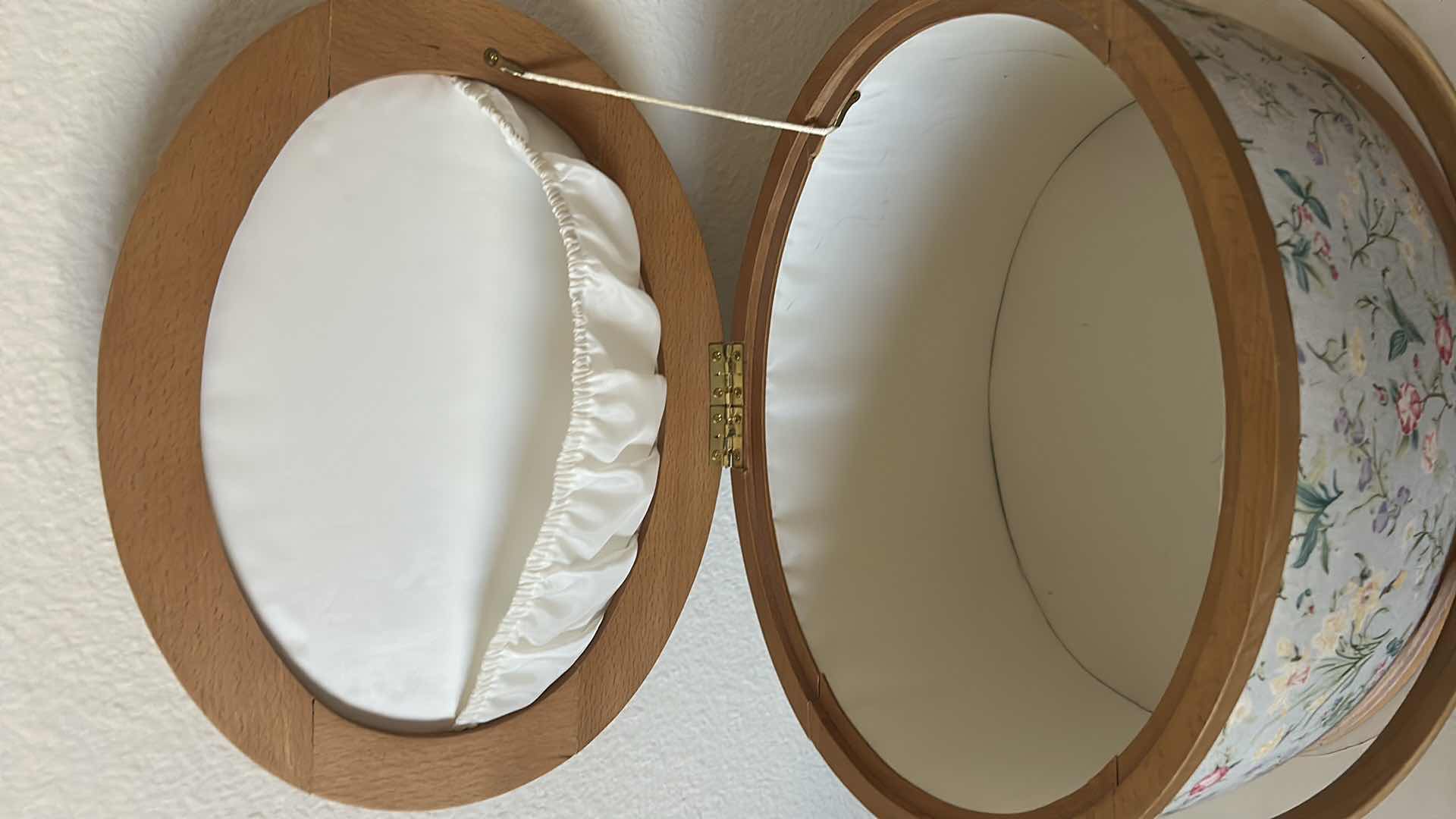 Photo 1 of VINTAGE FLORAL OVAL SEWING BASKET