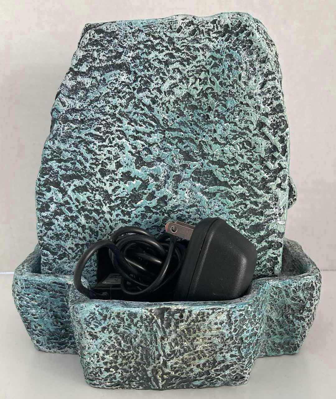 Photo 1 of LIGETYME TABLETOP FLORAL HUMMINGBIRD RESIN WATER FOUNTAIN/BIRDBATH 7.5” X 7” H7.8”