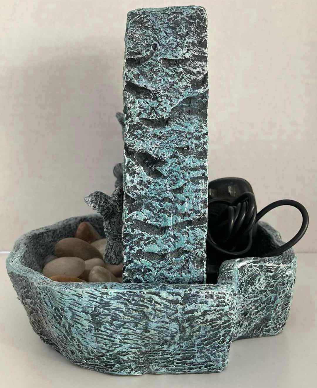 Photo 1 of LIGETYME TABLETOP FLORAL HUMMINGBIRD RESIN WATER FOUNTAIN/BIRDBATH 7.5” X 7” H7.8”