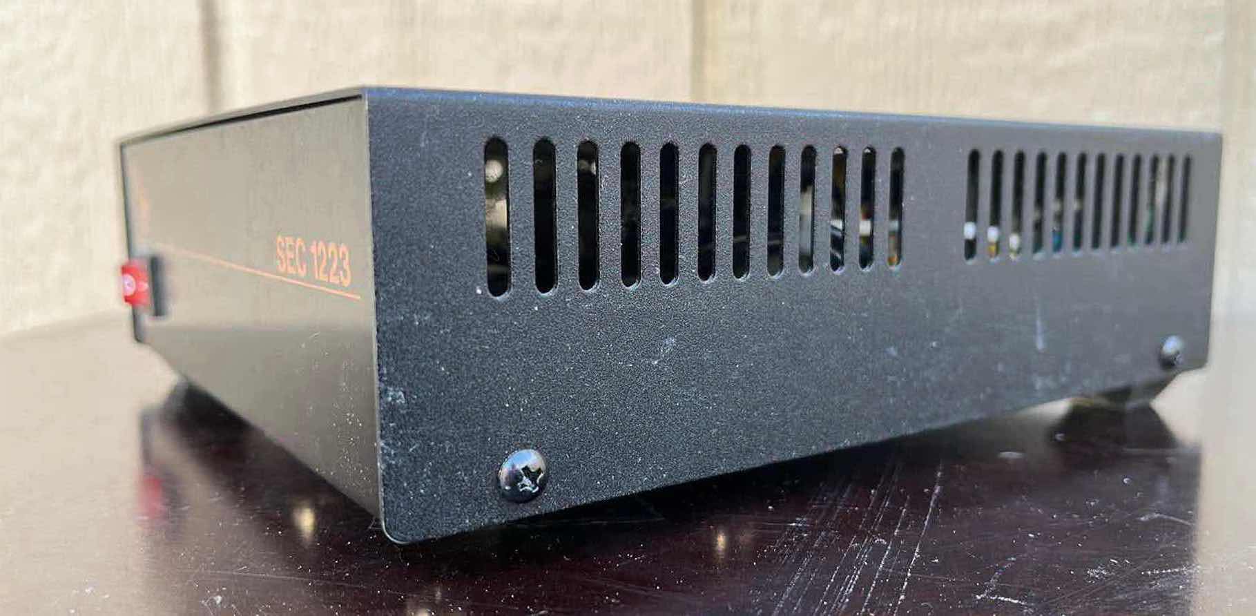 Photo 1 of SAMLEX AMERICA SEC 1223 DESKTOP 23AMP SWITCHING POWER SUPPLY