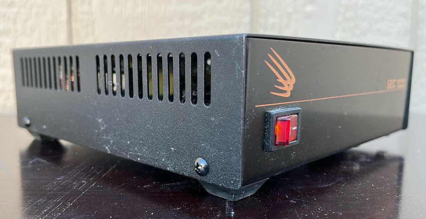 Photo 1 of SAMLEX AMERICA SEC 1223 DESKTOP 23AMP SWITCHING POWER SUPPLY