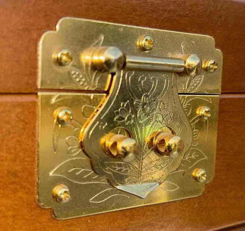 Photo 1 of VINTAGE WOOD JEWELRY BOX 7” X 10.5” H9”