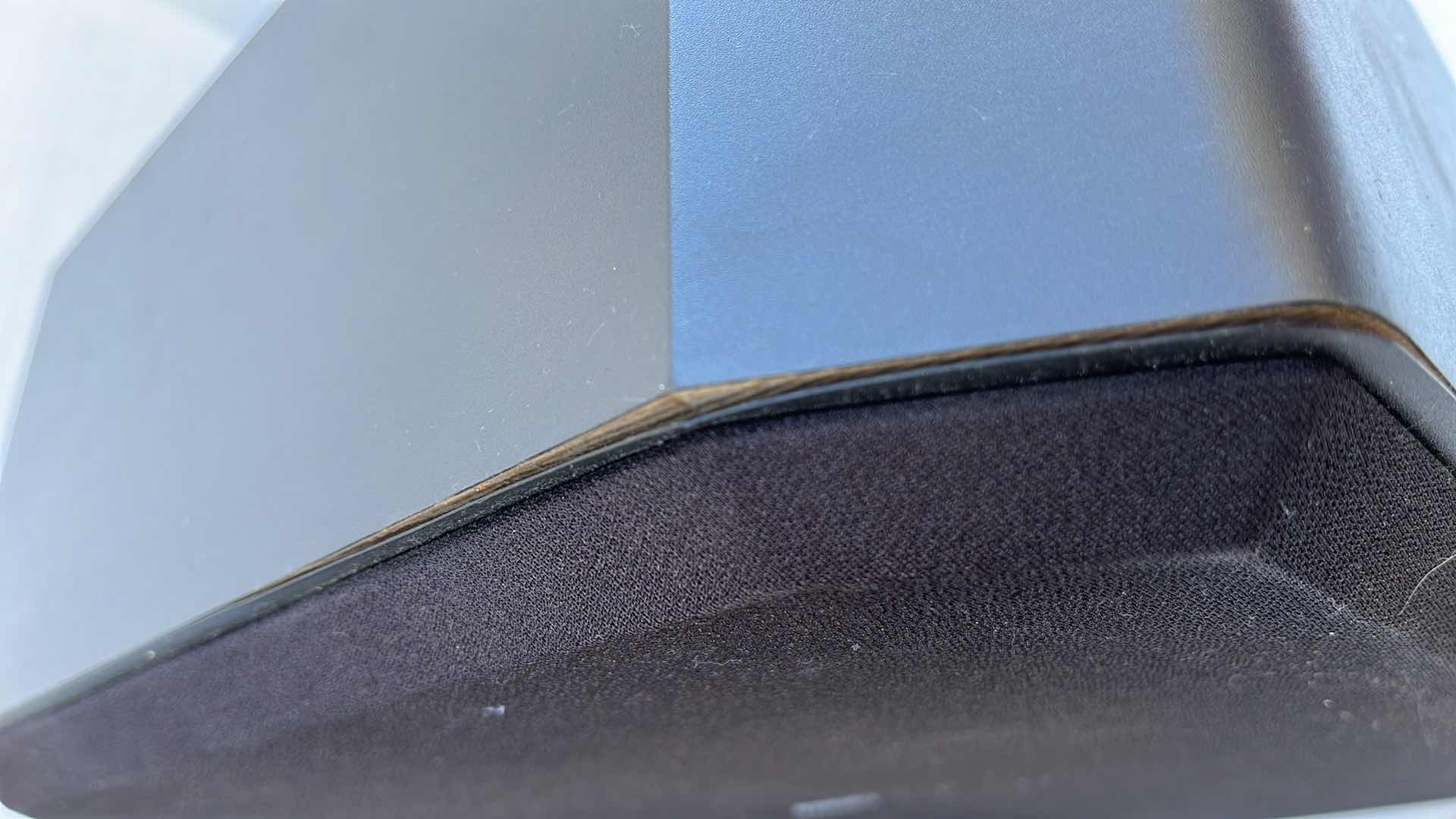 Photo 1 of PHILIPS SURROUND SOUND SPEAKERS (5) W AV SUBWOOFER