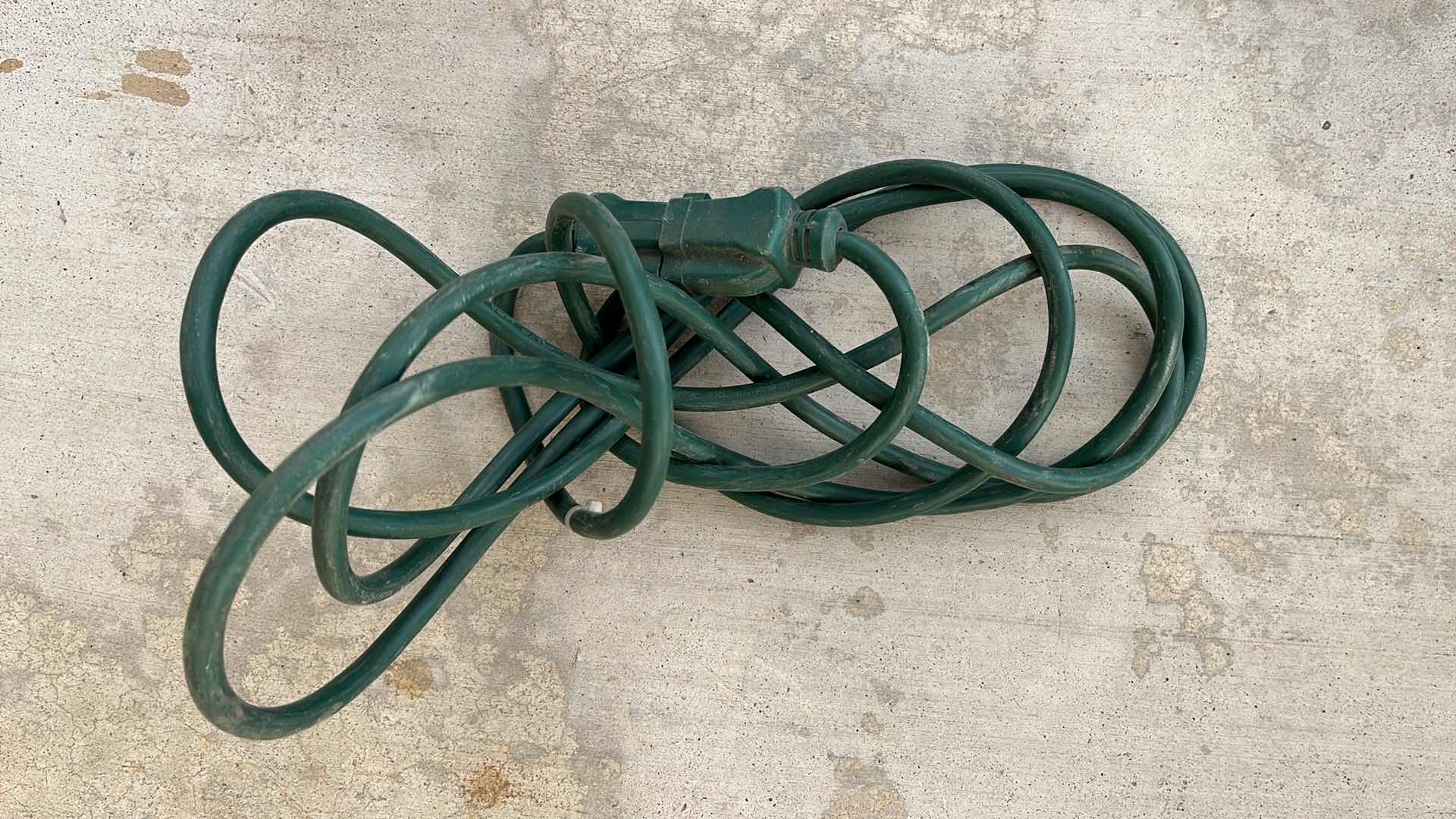 Photo 1 of GREEN EXTENSION CORDS-VARIOUS SIZES (3)