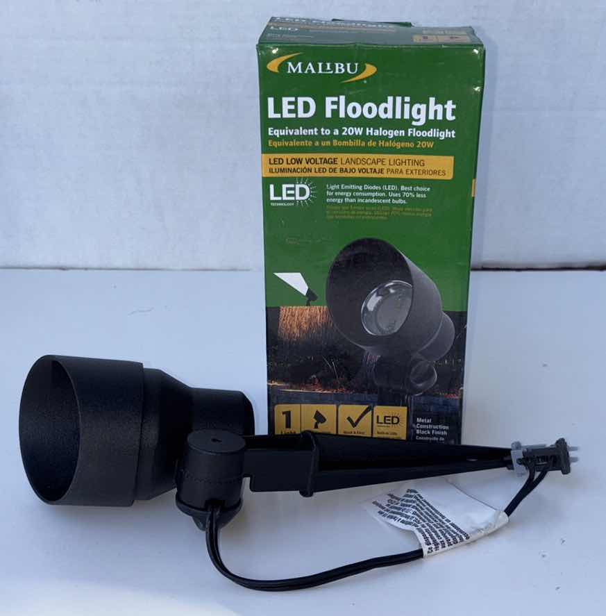 Photo 1 of MALIBU LED LOW VOLTAGE FLOODLIGHT EQUIVALENT 20W HALOGEN FLOODLIGHT (MODEL 8401-2604-01 (2)