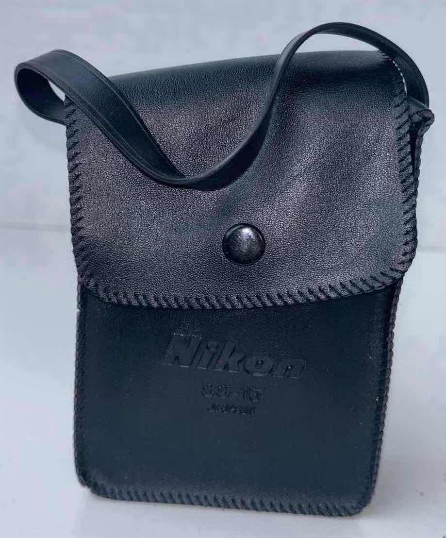 Photo 1 of VINTAGE NIKON SB-15 SPEEDLIGHT SHOE MOUNT CAMERA FLASH W CASE