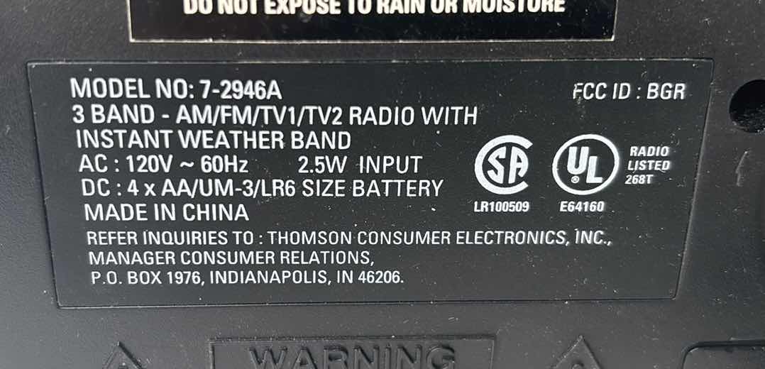 Photo 1 of VINTAGE GE PORTABLE AM/FM RADIO W INSTANT WEATHER & TV BAND (MODEL 7-2946A)