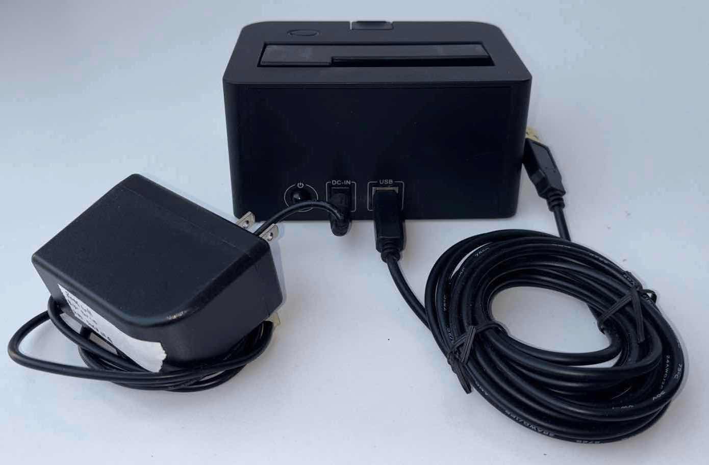 Photo 1 of ROSEWILL 2.5” & 3.5” SATA TO USB2.0 HARD DRIVE DOCKING (RX-DU100)