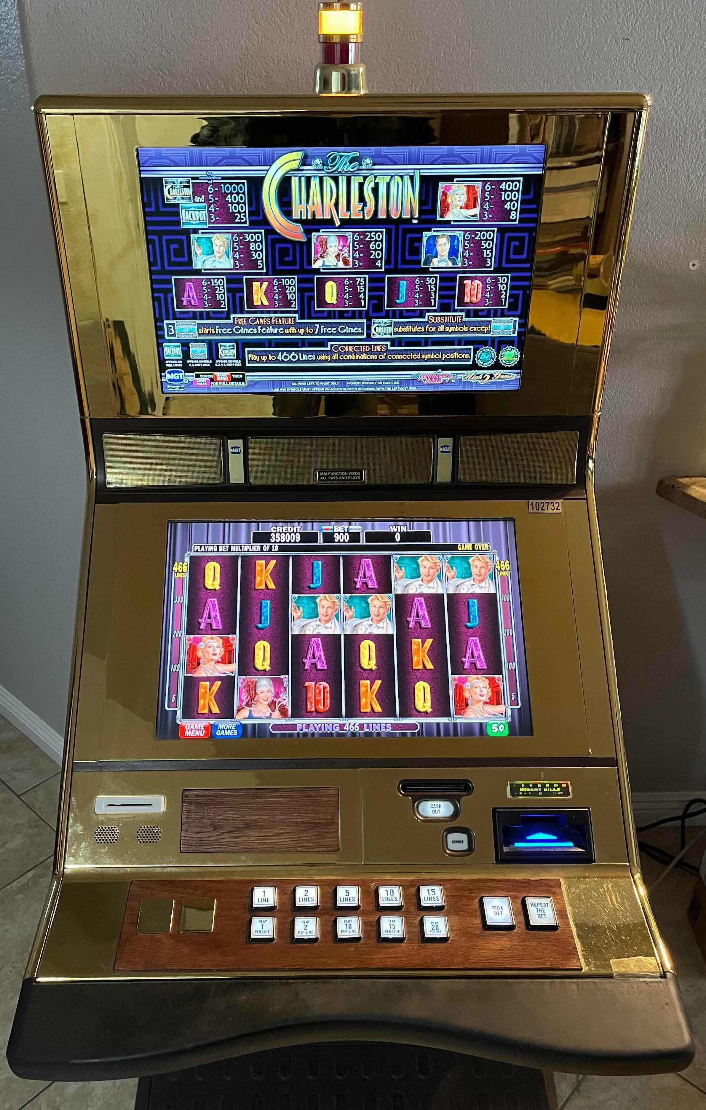 Photo 1 of IGT MULTI GAME WINNERS CHOICE CASINO GAMING MACHINE MODEL 96499417 (READ NOTES)