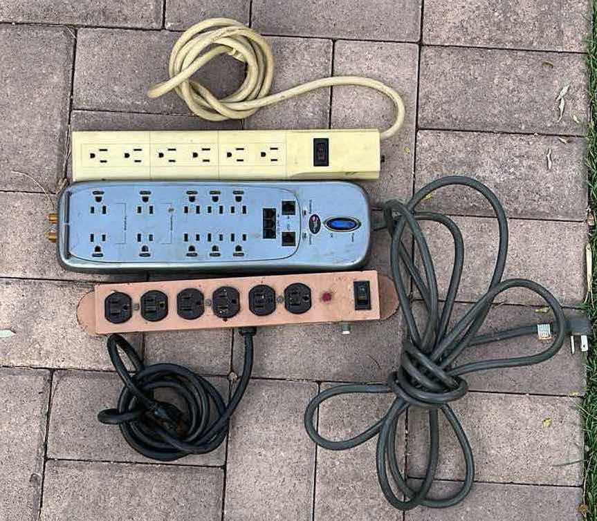 Photo 1 of PRIME MULTI-PORT WALL OUTLET W MULTI OUTLET POWER STRIPS (3)