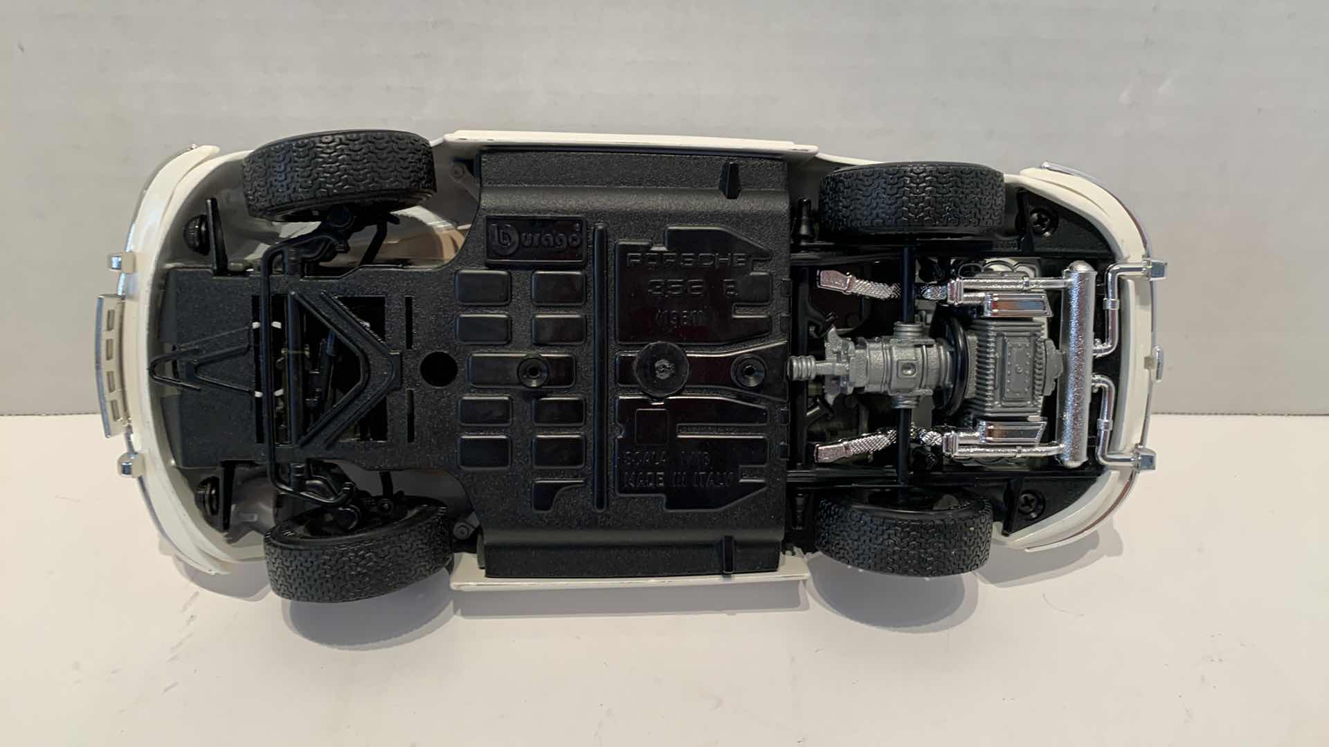 View 3 of REPLICA BURAGO PORCHE 356 REPLICA
YEAR: 1961 SCALE: 1/18