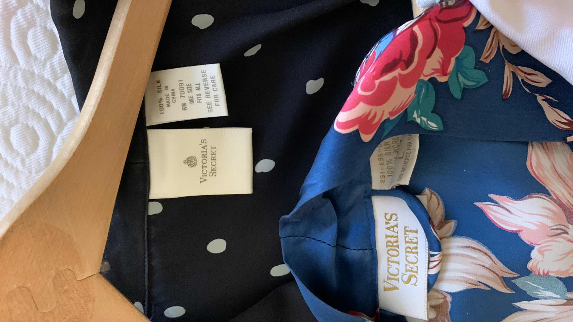 Photo 1 of 4-WOMENS VICTORIA SECRETS SILK ROBES AND SLEEPWEAR SIZE L