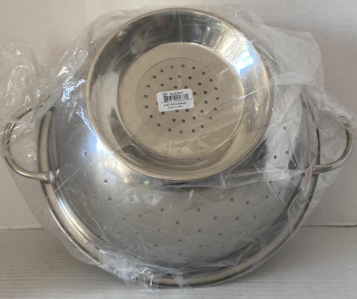 Photo 1 of METAL COLANDER
