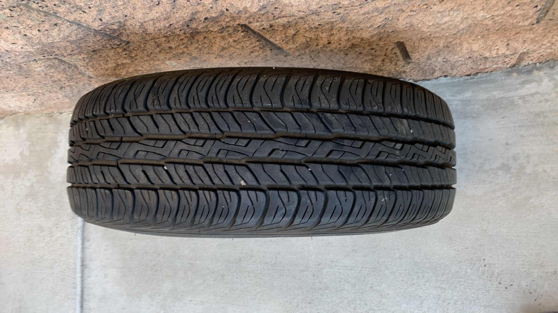 Photo 1 of DUNLOP SIGNATURE II TIRES 215/60R17