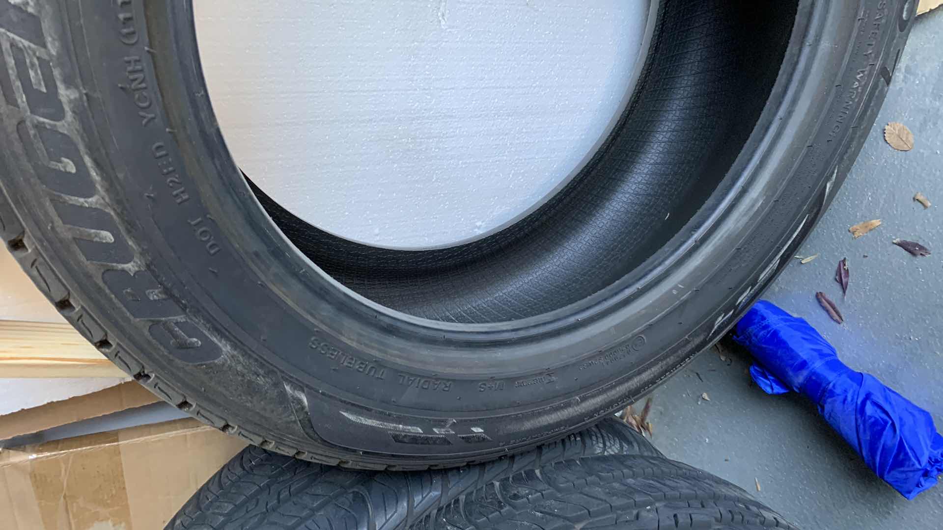 Photo 1 of KUHMO CRUGEN PREMIUM 215/60 R 17 TIRE