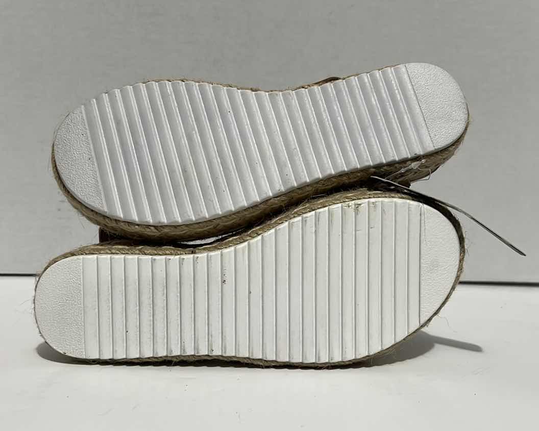 Photo 4 of BRAND NEW GIRLS SANDALS SIZE 35