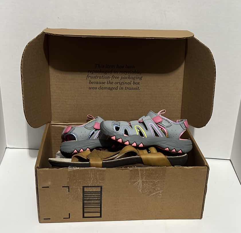 Photo 8 of 3-SANDALS 