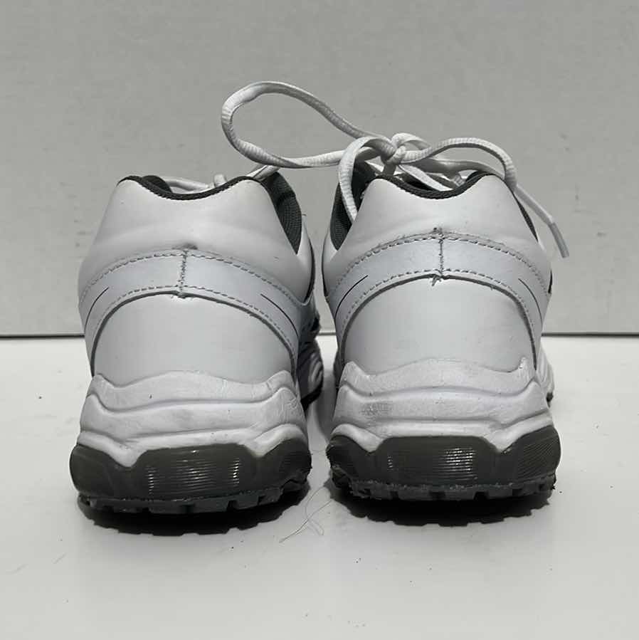 Photo 1 of LA GEAR MEMORY FOAM SHOES SIZE 7