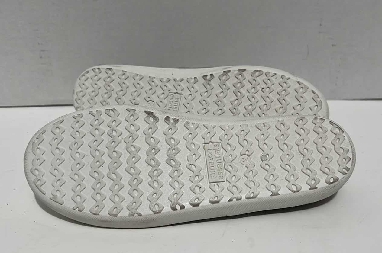 Photo 1 of 2-WOMENS SHOES 