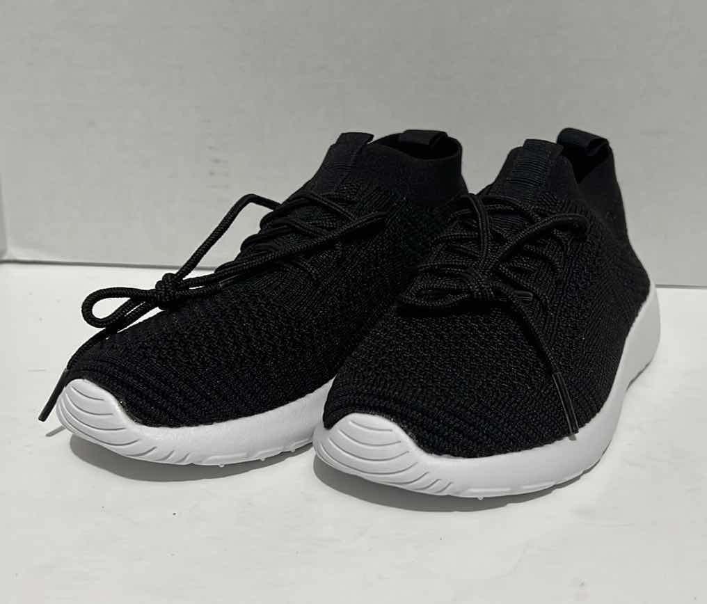 Photo 1 of BLACK SHOE SIZE 2