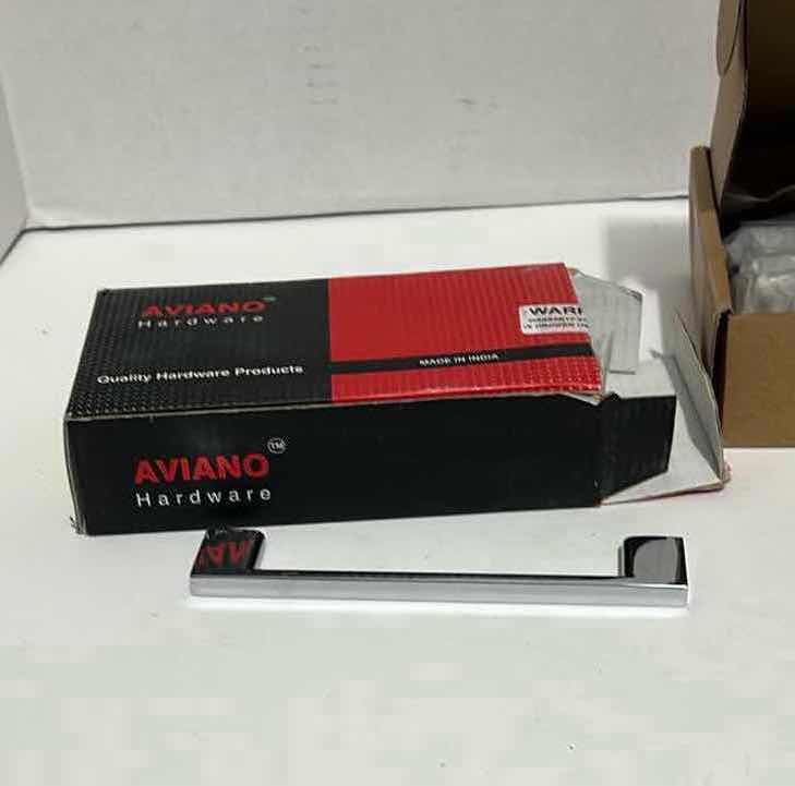 Photo 1 of CABINET HARDWARE LOT 2