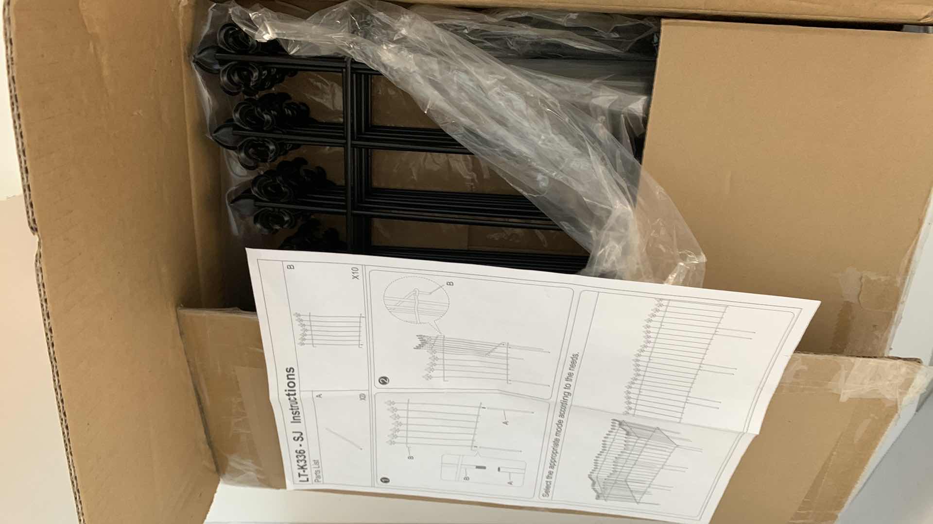 Photo 1 of 10 PIECE GARDEN FENCE