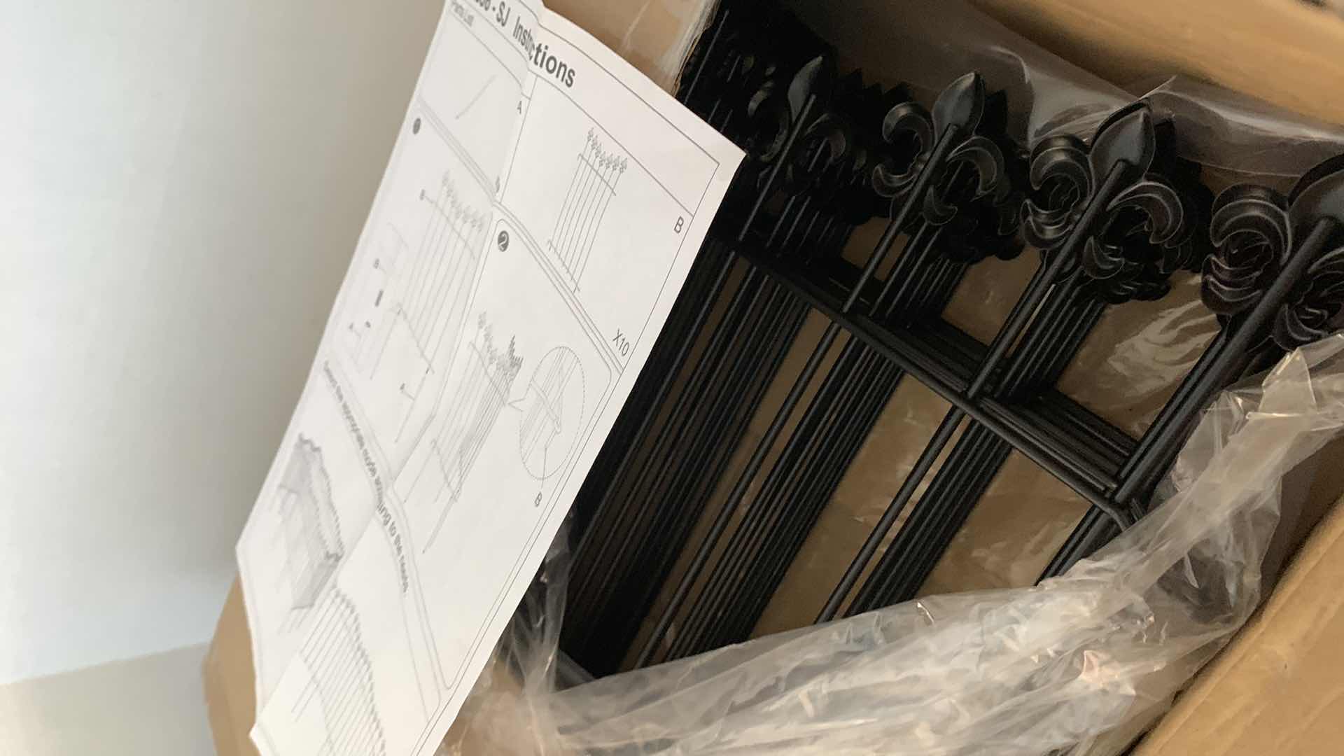 Photo 3 of 10 PIECE GARDEN FENCE