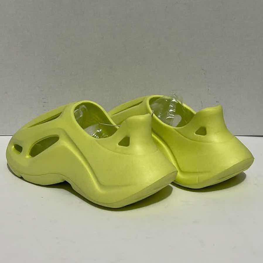 Photo 1 of FOAM RUNNER SHOES SIZE 42/43