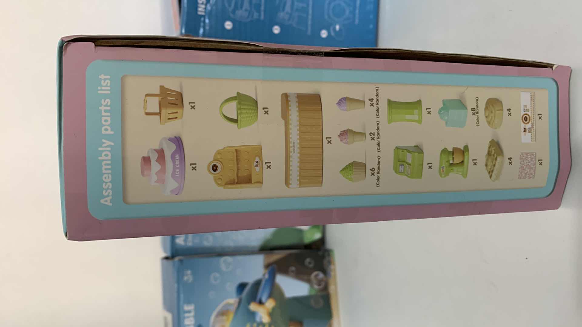 Photo 1 of 3-AIRCRAFT BUBBLE GUNS AND A PLAYHOUSE ICE CREAM SET UP