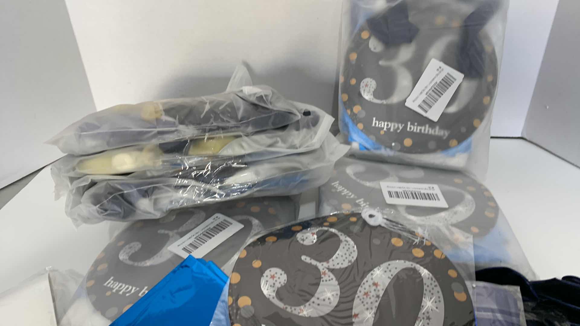 Photo 2 of 8-HAPPY 30TH BIRTHDAY PARTY SETUPS