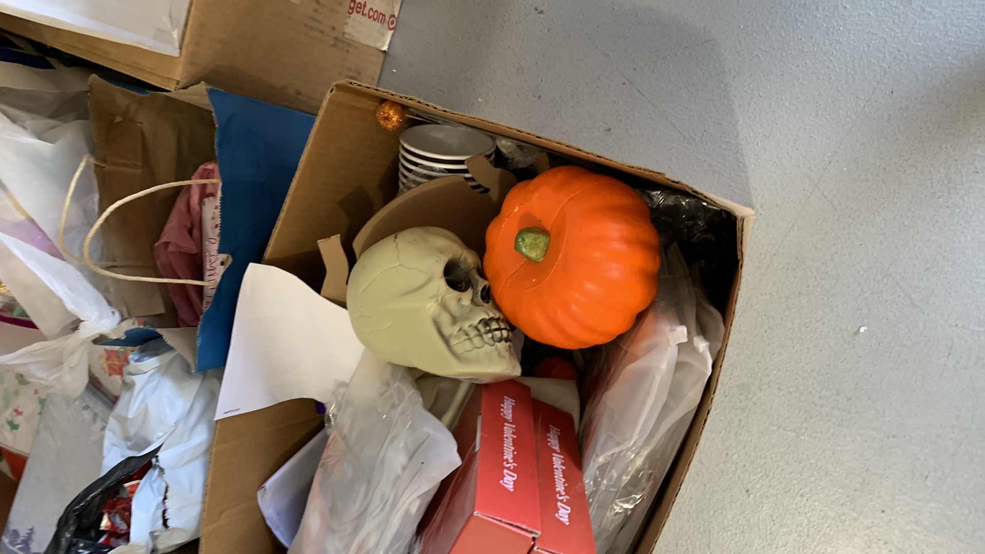 Photo 1 of HOLIDAY DECORATIONS FOR PARTYS