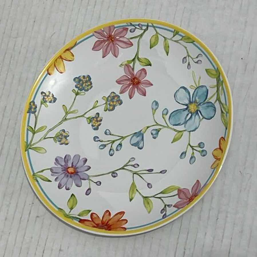 Photo 1 of 16 PIECE DINNER SET