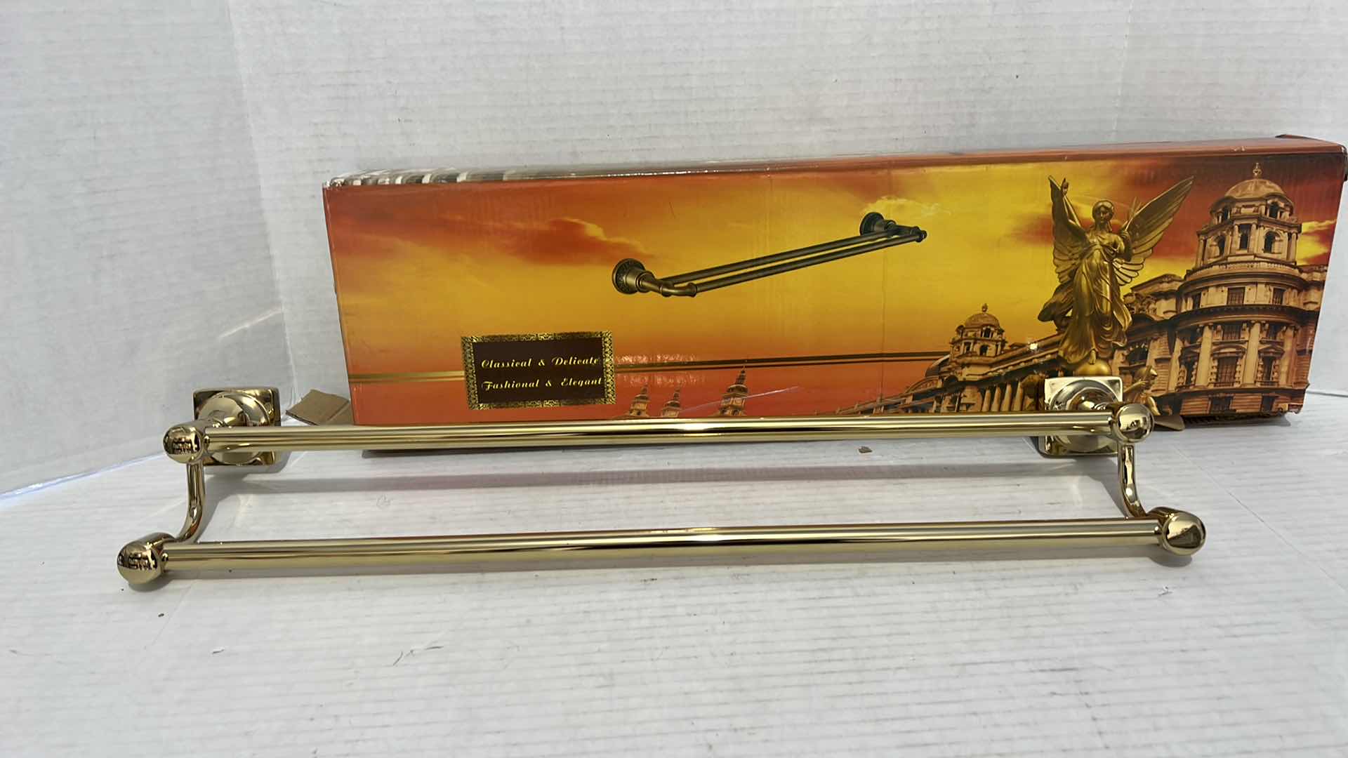 Photo 4 of BATHROOM ACCESSORIES: SCALE, SHOWER CURTAINS, LINER, BATH MAT, TOWEL BAR