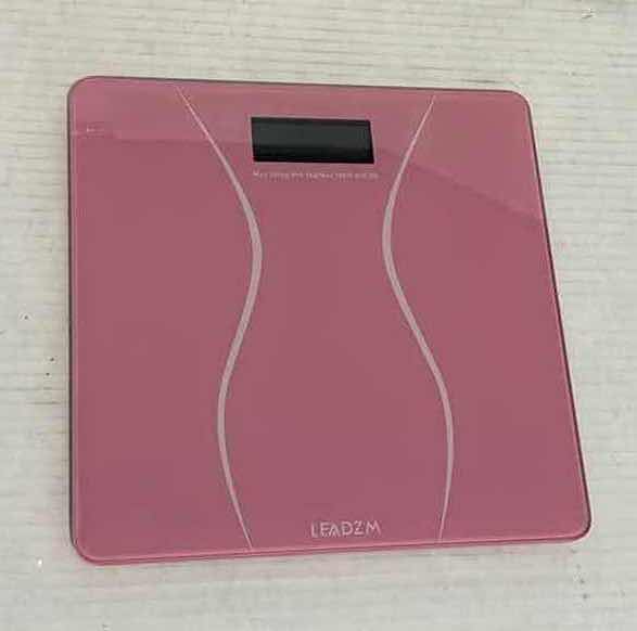 Photo 3 of BATHROOM ACCESSORIES: SCALE, SHOWER CURTAINS, LINER, BATH MAT, TOWEL BAR