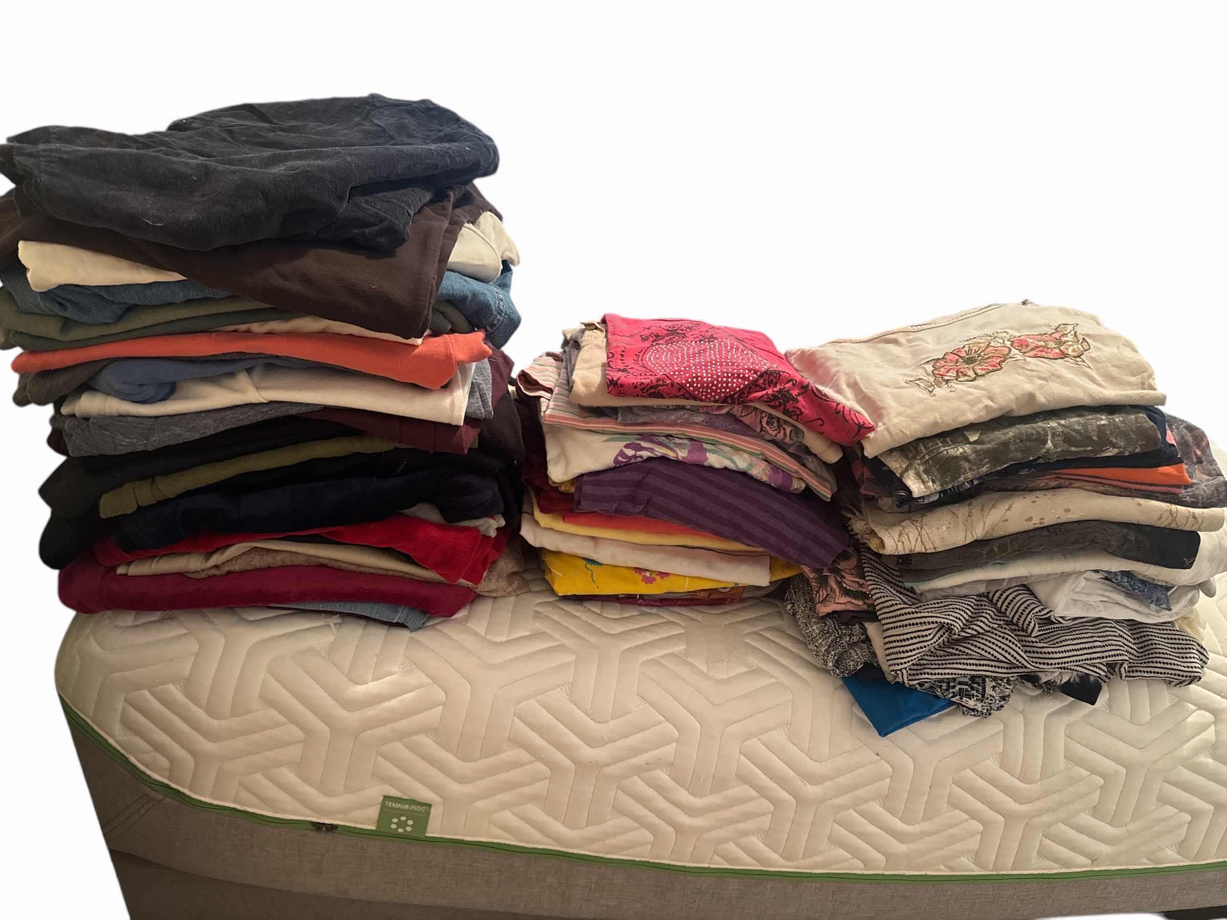 Photo 1 of 3 BAGS OF WOMENS CLOTHING SIZES 2X-4X